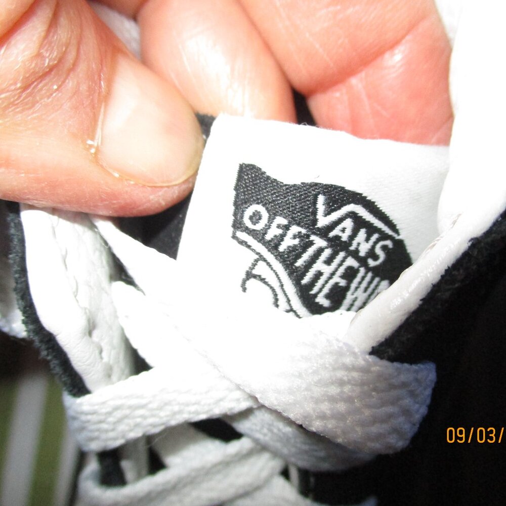Vans Off the Wall High-Top Sneakers - Picture 14 of 16